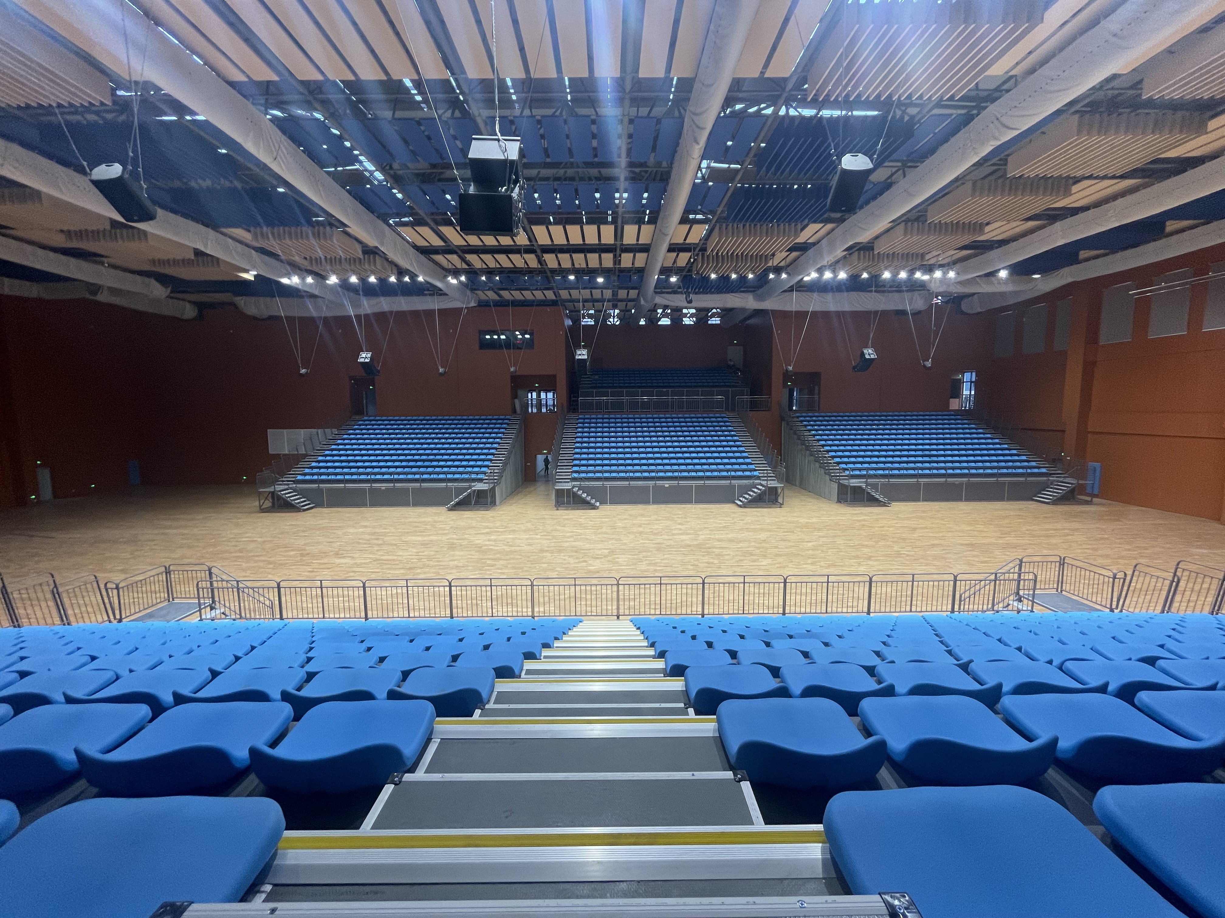 湖南省第十四屆省運(yùn)會乒乓球賽場（岳陽市第十四中學(xué)體育館）